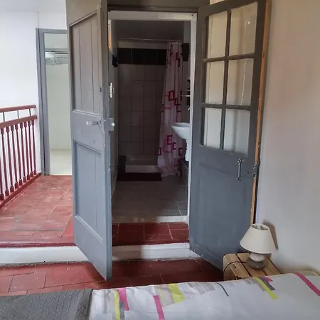 Cote Pont Vieux-self Check-in