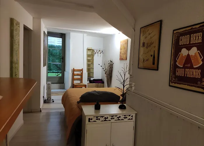 Cote Pont Vieux-self Check-in