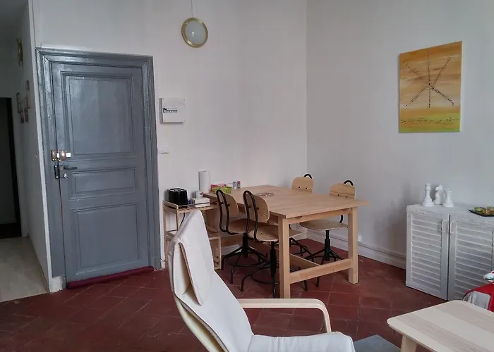 Cote Pont Vieux-self Check-in Carcassonne